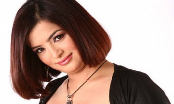 بالصور: الفنانة "داليا إبراهيم" ترتدي الحجاب بعد 3 أشهر من اعتزالها