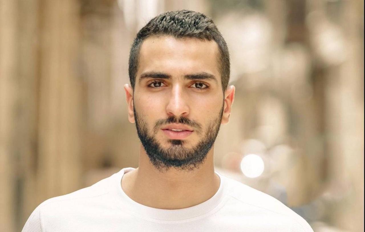 بالفيديو: كيف بدأت قصة حب النجم "محمد الشرنوبي" وزوجته؟