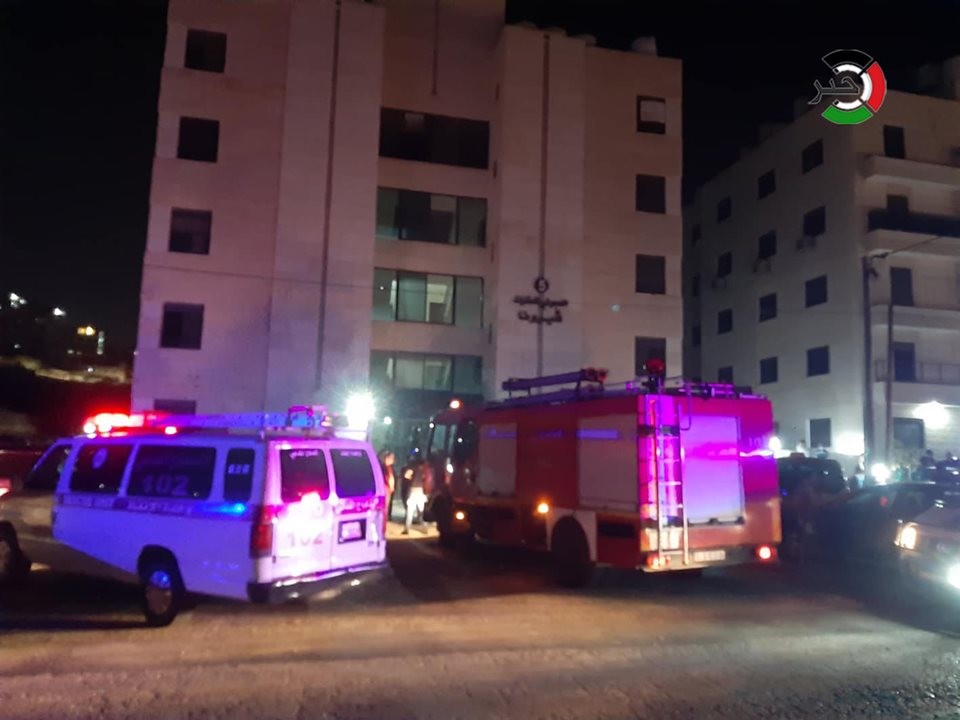 شاهد بالفيديو: 6 إصابات بانفجار داخل شقة سكنية في رام الله