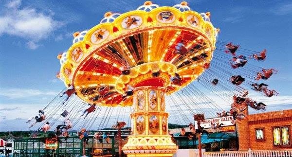 بالفيديو: سقوط لعبة "الصاروخ" ووقوع إصابات في مصر