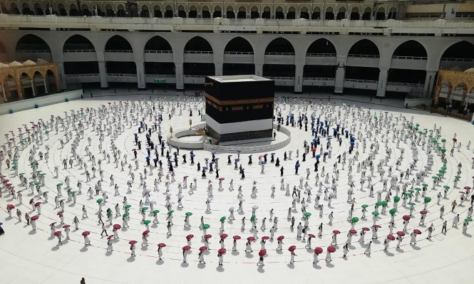 السعودية تبحث العودة التدريجية للعمرة والزيارة مع مراعاة الاحترازات الصحية
