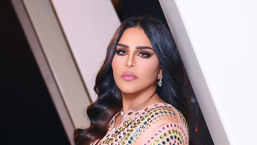 شاهدوا: النجمة الإماراتية " أحلام" غاضبة بسبب ما حصل في حفلها بمناسبة اليوم الوطني السعودي ولكن!