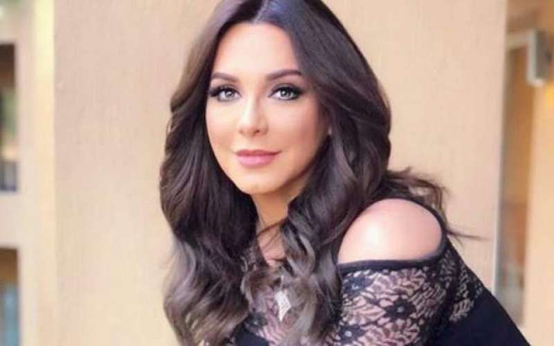 شاهدوا: الممثلة "سلاف فواخرجي" تستعيد ذكرياتها في الثانوية