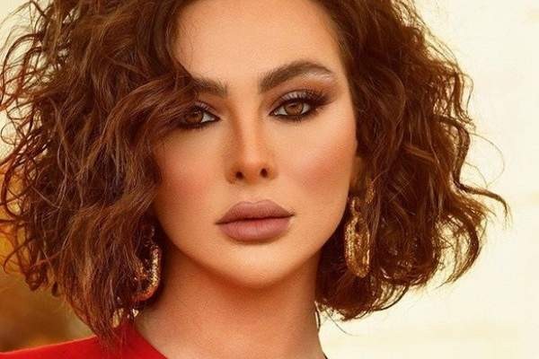 شاهدوا: "ستيفاني صليبا" تتعرض لهجوم واسع بسبب إطلالتها في مهرجان البندقية