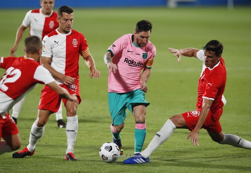 بالصور : ميسي يقود برشلونة للفوز على جيرونا بثلاثية في مباراة ودية