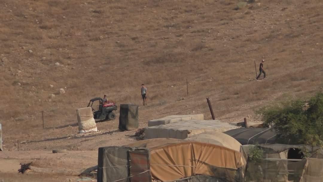 مستوطنون يسيجون أراض رعوية في الأغوار الشمالية