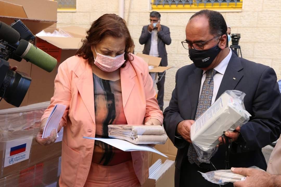 الصحة برام الله تتسلم مستلزمات طبية من روسيا
