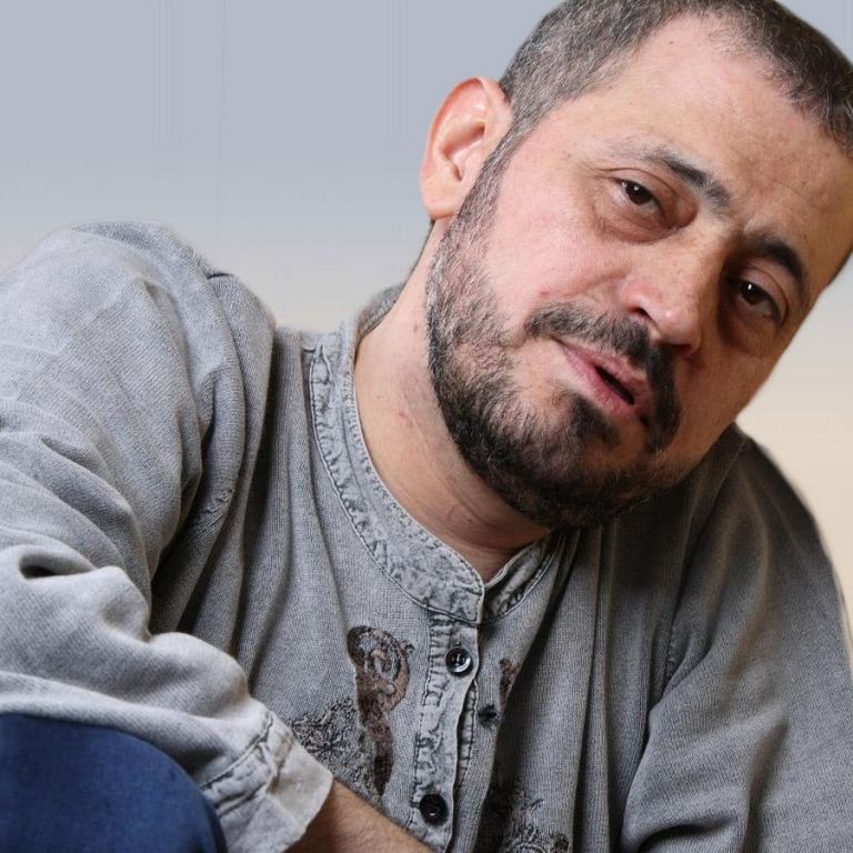 شاهدوا: إليكم أحدث ظهور لسلطان الطرب "جورج وسوف" الحرائق تقترب منه وهو يناشد المعنيين!