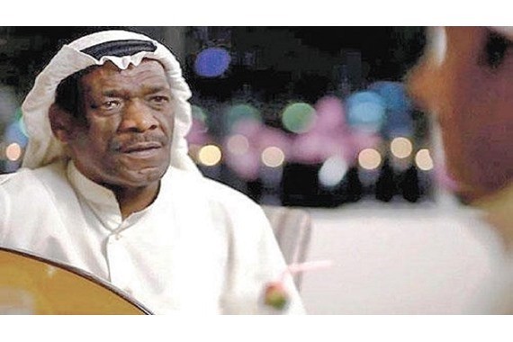 بالفيديو: مطرب كويتي مشهور يرد على عارضة أزياء طلبت الزواج مقابل الجنسية