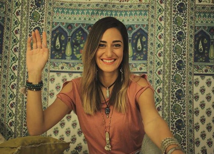 شاهدوا: الفنانة المصرية  "أمينة خليل" تعلن تعافيها من فيروس كورونا