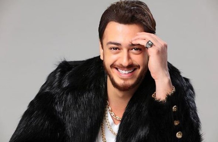 بالصور: هجوم على  النجم المغربي "سعد لمجرد" مع اقتراب وصوله لمصر