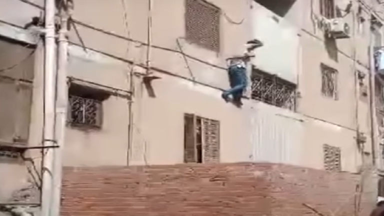 بالفيديو: مطاردة مثيرة لـ"لصين" بمدينة نصر