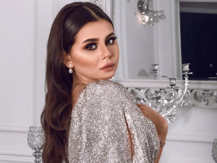 صورة: محمد أنور يقع فى غرام  الفنانة "منة عرفة"