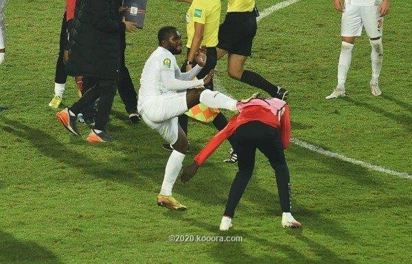 بالصور: مهاجم الزمالك مهدد بعقوبة الكاف