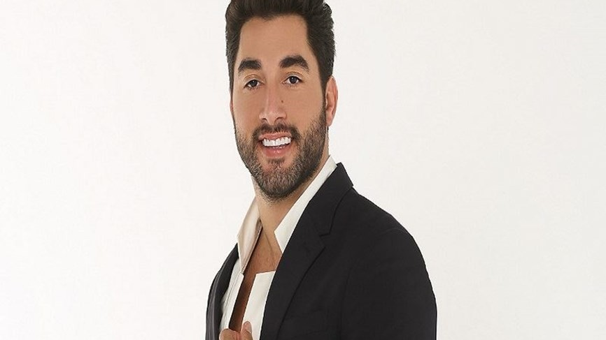 بالفيديو: الفنان "محمد جمعة" يطلق "إنتي مين" ويتخطى المليون مشاهدة