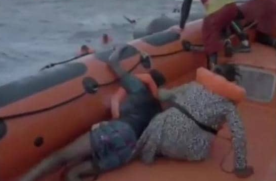 "أين طفلي؟".. فيديو مأساوي لأم لحظة غرق رضيعها