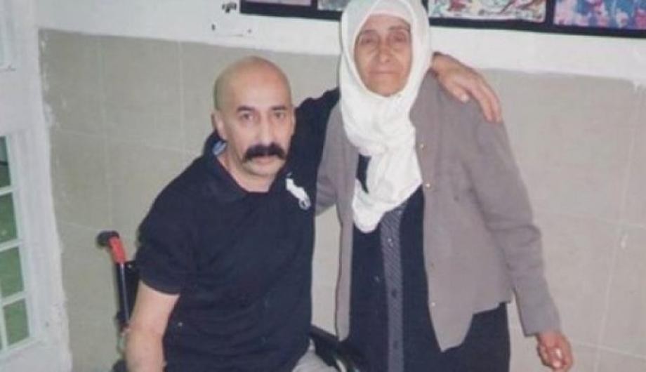 وفاة والدة الأسير ناهض الأقرع وهيئة شؤون الأسرى تنعى الفقيدة