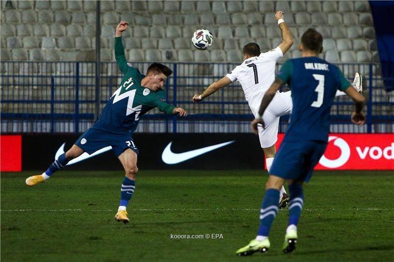 شاهد: سلوفينيا تتعادل مع اليونان وتتأهل للقسم الثاني