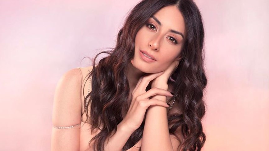 شاهدوا: الفنانة اللبنانية "هبة طوجي" تحتفل على طريقتها الرومانسية بعيد زوجها