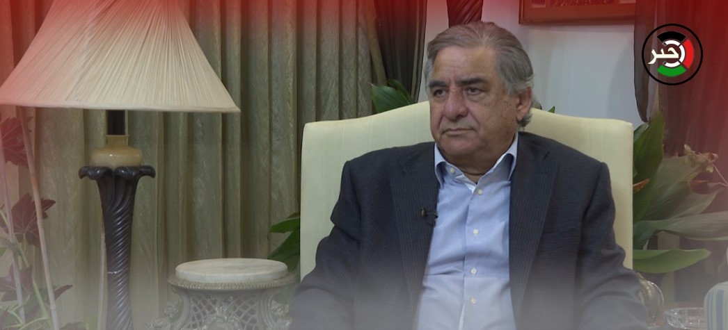 بالفيديو: نبيل عمرو يكشف لـ"خبر" عن تفاصيل اجتماعه مع أبو عمار ليلة حصار مقر المقاطعة