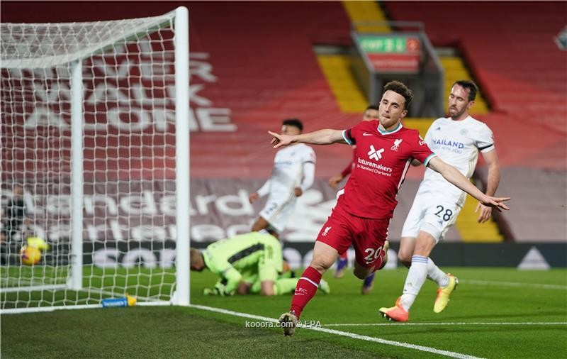 بالصور : ليفربول بسحق ليستر سيتي بثلاثية ويصل لوصافة الدوري