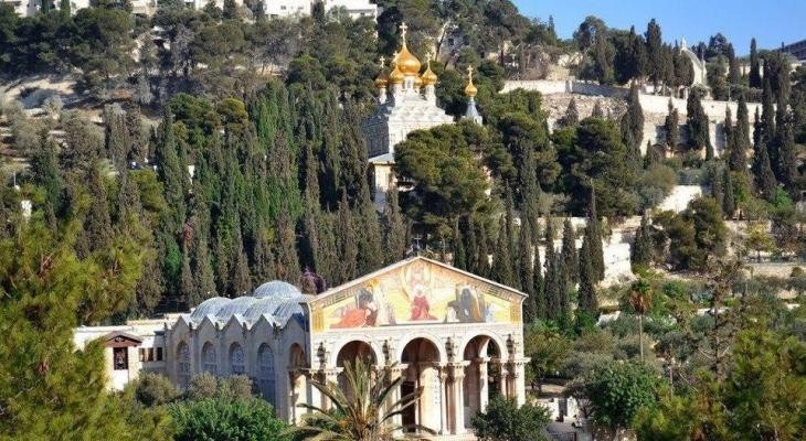 مستشار حراسة الأراضي المقدسة يصف محاولة إحراق كنيسة الجثمانية بـالجريمة "الجبانة"
