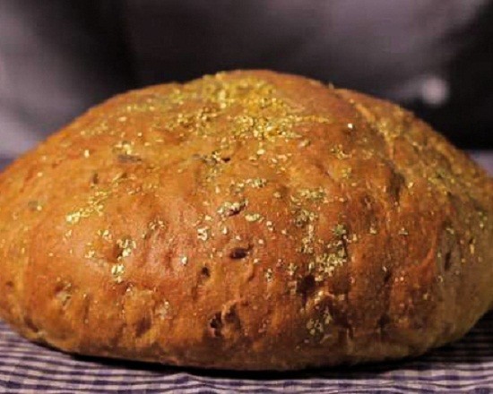 صور: أغلى أنواع الخبز بالعالم.. مصنوع من الذهب واللوز والدقيق العضوى