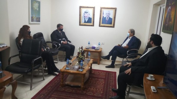 فتوح يطلع القنصل البريطاني على آخر المستجدات المتعلقة بالقضية الفلسطينية