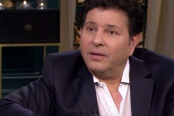 بالفيديو: هاني شاكر "سأتمهل في تلقي لقاح كورونا"