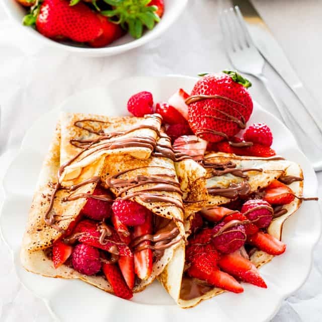 بالفيديو: طريقة تحضير "توست النوتيلا بالفراولة" بطريقة سهلة