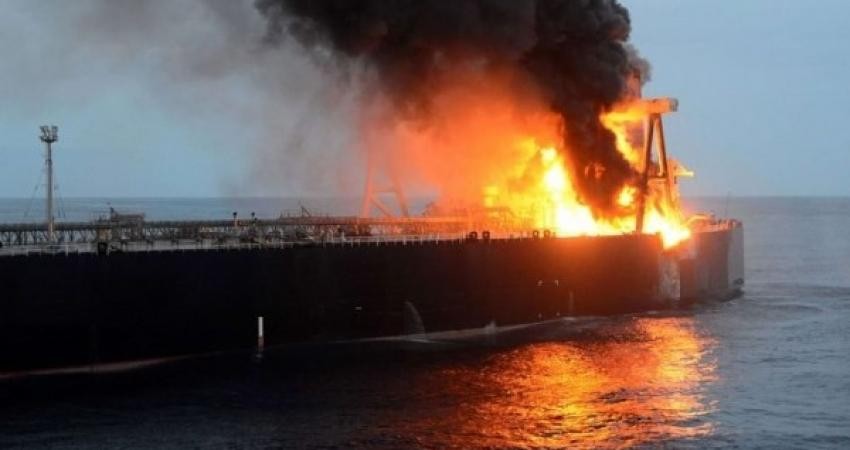 انفجار في ناقلة نفط بميناء جدة السعودي
