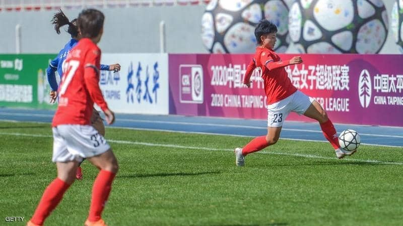 إلغاء مباراة كرة قدم نسائية.. والسبب "شعر لاعبة"