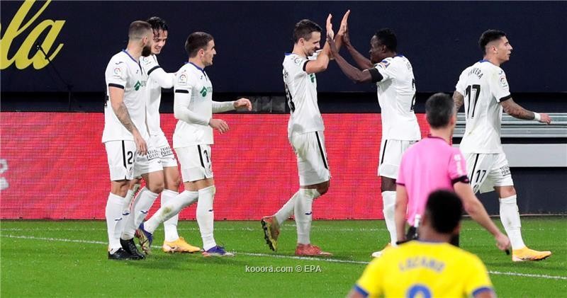 بالصور.. خيتافي يعود للانتصارات بثنائية في قادش