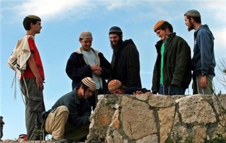 مستوطنون بعرقلون المسيرة التعليمية في قلقيلية