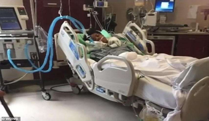 صورة: مريضة ميؤوس من حالتها تستفيق من الغيبوبة بمعجزة