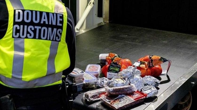 شاهدوا: هولندا تصادر "ساندوتش" لحم على الحدود بسبب خروج بريطانيا من الاتحاد الأوروبى