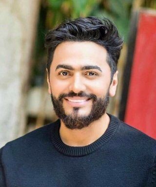 شاهدوا | الفنان "تامر حسني" للممثل "سليمان عيد" أي حد يتشرف يخدمك