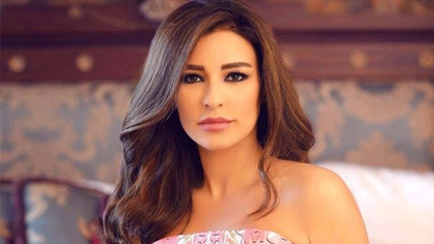 شاهدوا | الممثلة "ماغي بو غصن" لـ ابنتها عقبال المية سنة صحة وسعادة يا روحي