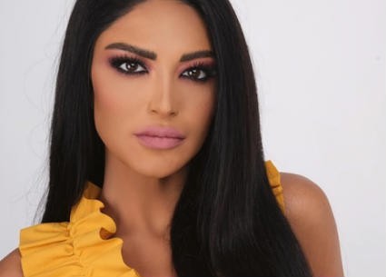 شاهدوا: الإعلامية سالي عبد السلام تتعرض لحرق في رقبتها