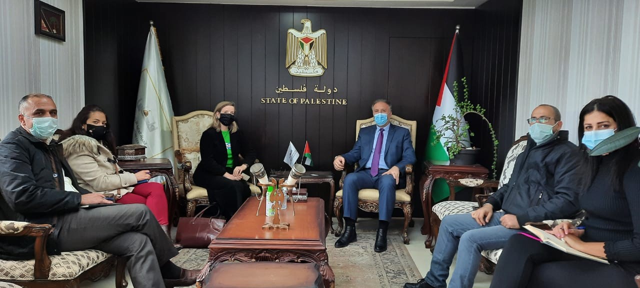 الوزير عساف يلتقي بممثلة كندا في رام الله
