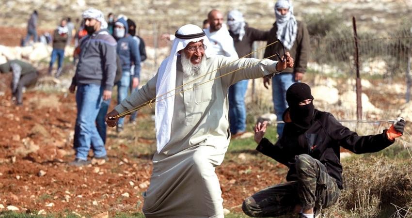 الاحتلال يمدد اعتقال المسن العرمة من رام الله