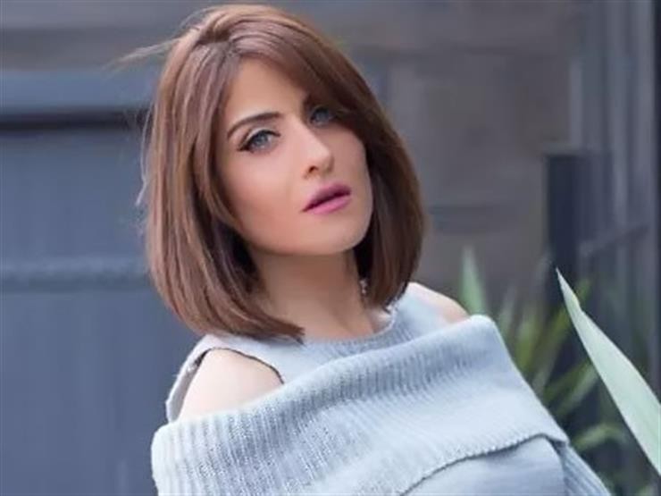 بالفيديو: "هيدي كرم" أخاف من التعرف على الأشخاص عبر الإنترنت