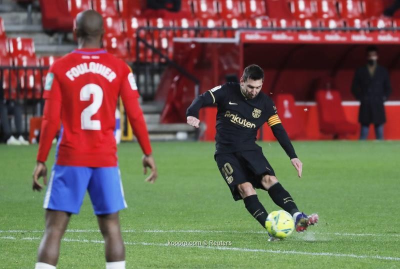 بالصور : ميسي يقود برشلونة لاكتساح غرناطة برباعية نظيفة