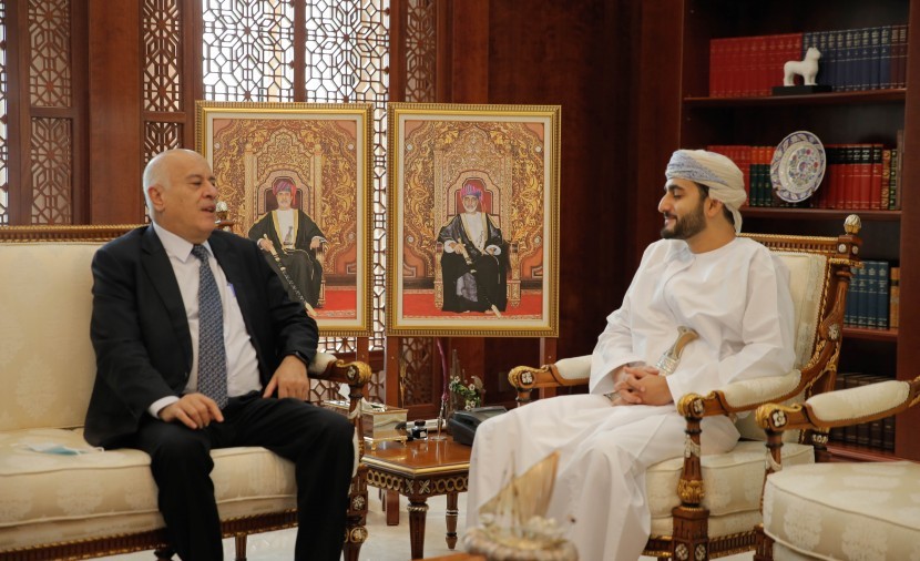 الرجوب يبحث تعزيز التعاون مع وزير الشباب الكويتي