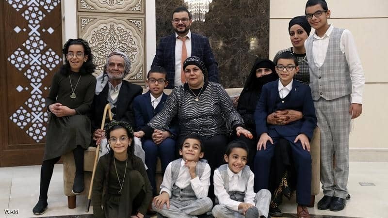 بالفيديو والصور | الإمارات تلم شمل عائلتين "يمنيتين يهوديتين" بعد فراق 21 عاما
