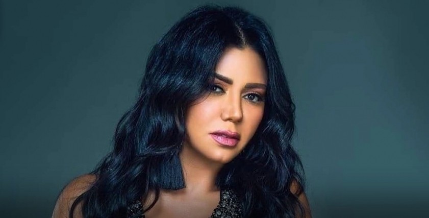 شاهدوا: رانيا يوسف تفاجئ جمهورها بصور من الطفولة