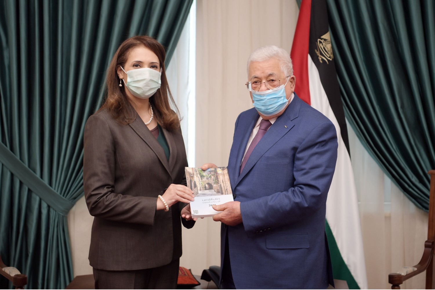 خلال تسلمه التقريرين الاحصائيين السنويين