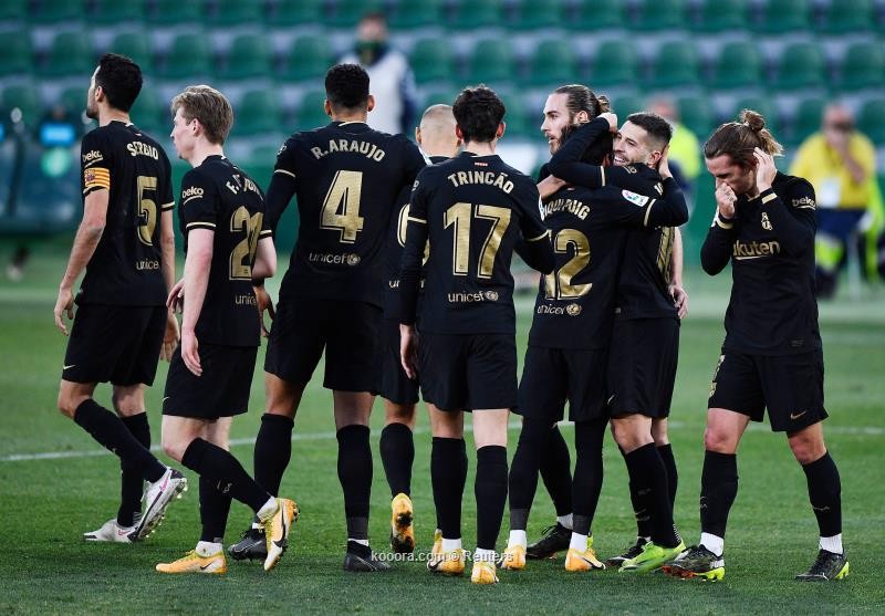 برشلونة يفشل في تسديد رواتب نجومه