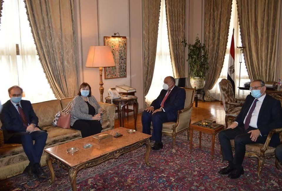 شكري يُطلع ممثلة الاتحاد الأوروبي على الجهود المصرية لتحريك عملية السلام