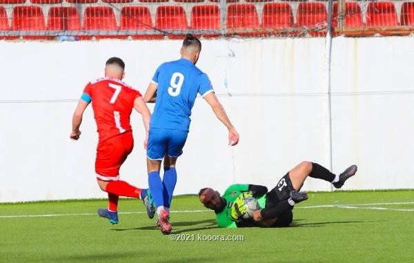 بالصور.. بلاطة يعزز صدارته بالدوري الفلسطيني